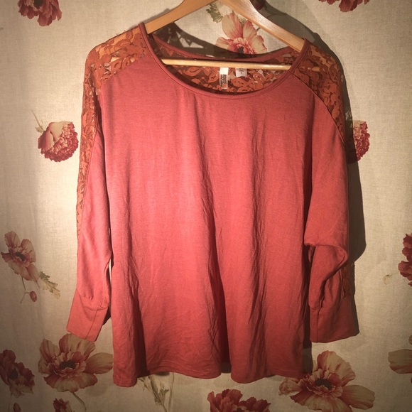 Route 66 red long sleeve lace - Picture 2 of 5